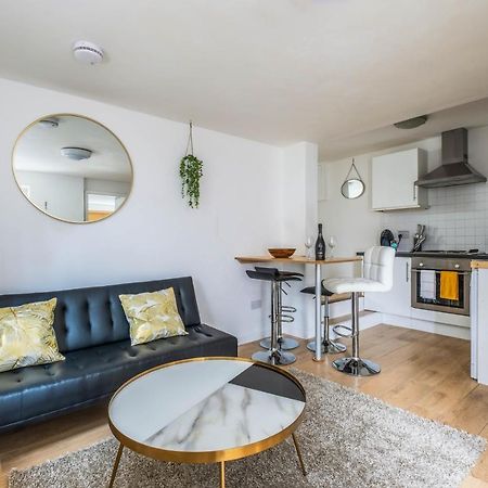 Cosy Flat In Free Parking Area, Next To Bus Stop Brighton Exterior foto